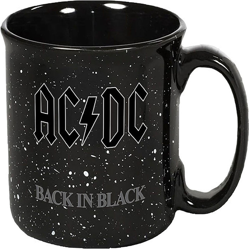 AC / DC de retour dans une tasse en céramique noire