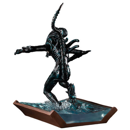 Alien Water Attack Statue